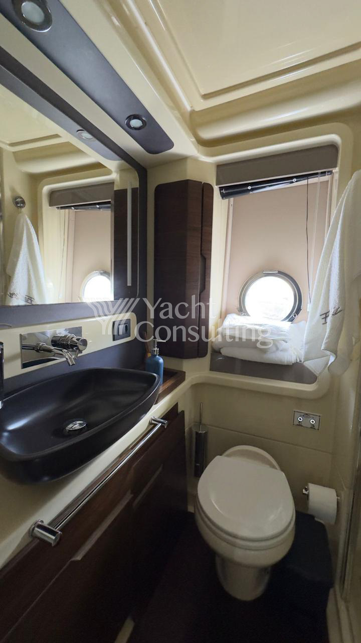 Azimut 56