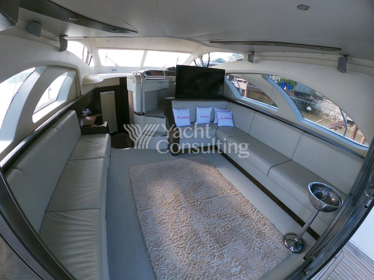 Intermarine 560 Full