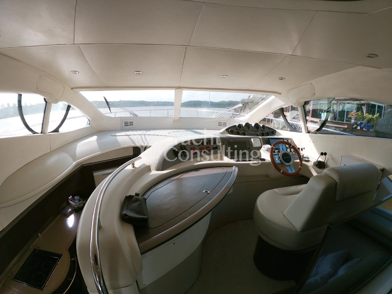 Intermarine 560 Full