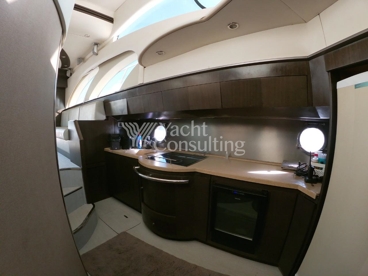 Intermarine 560 Full